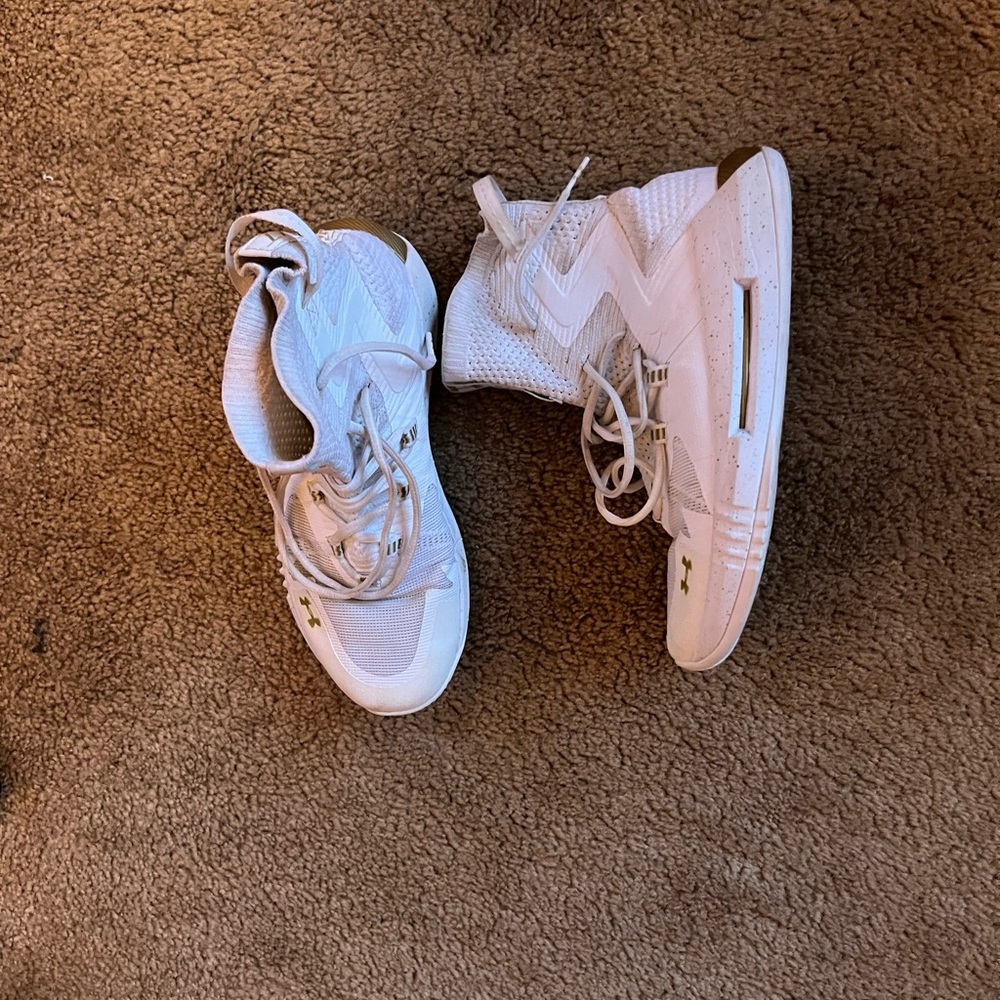 under armor volleyball shoes